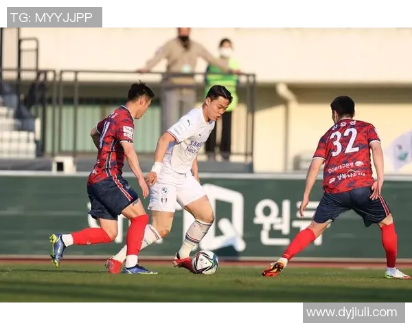 全北现代对阵江原FC精彩直播回顾与赛后分析尽在这里